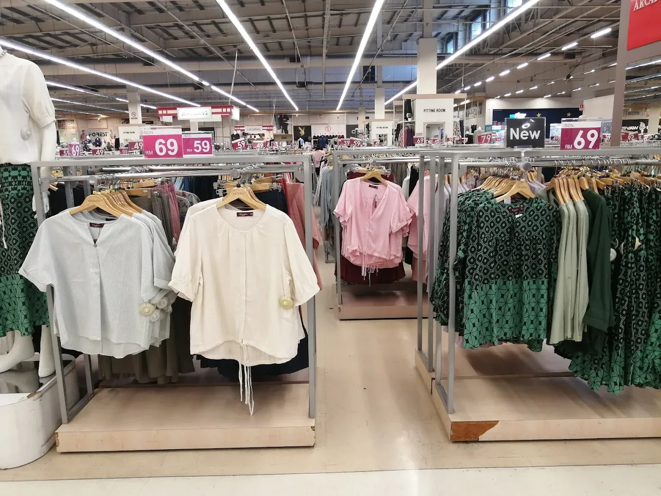 AEON Taman Universiti (JB) — foto sebenar 7