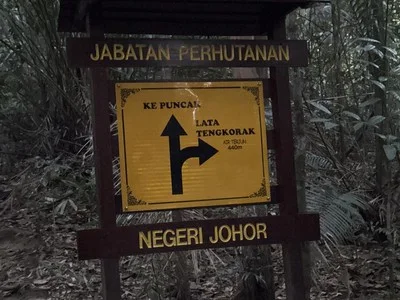 Air Terjun Lata Tengkorak — foto sebenar berbeza 3