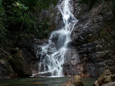 Air Terjun Lata Tengkorak — foto sebenar berbeza 5