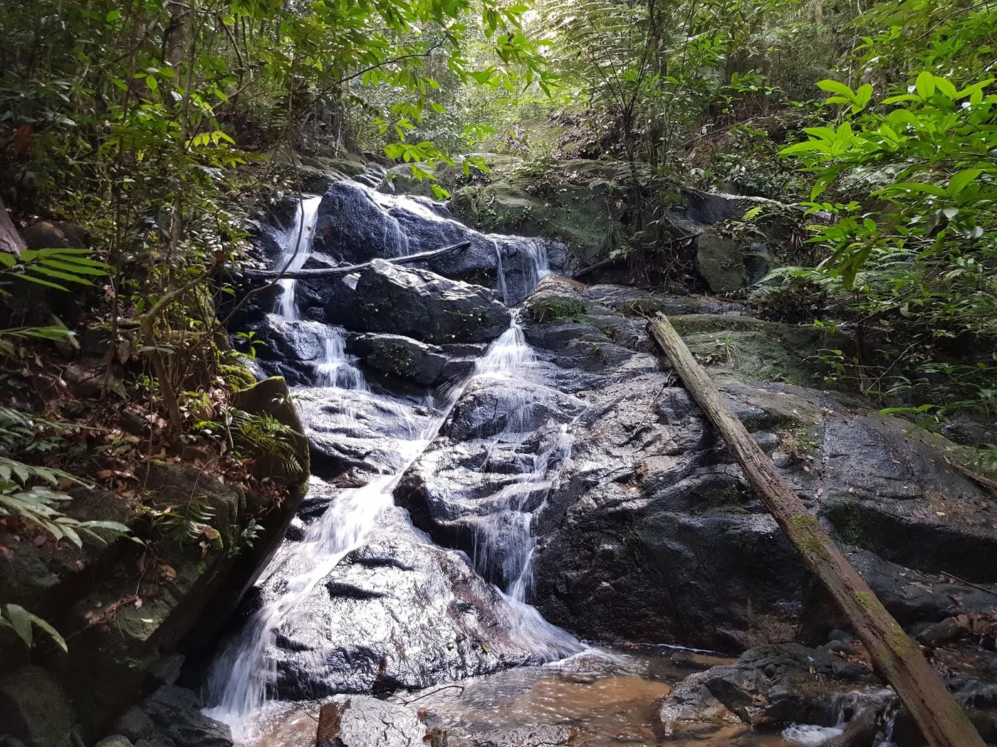 Air Terjun Tengkil — foto sebenar berbeza 3