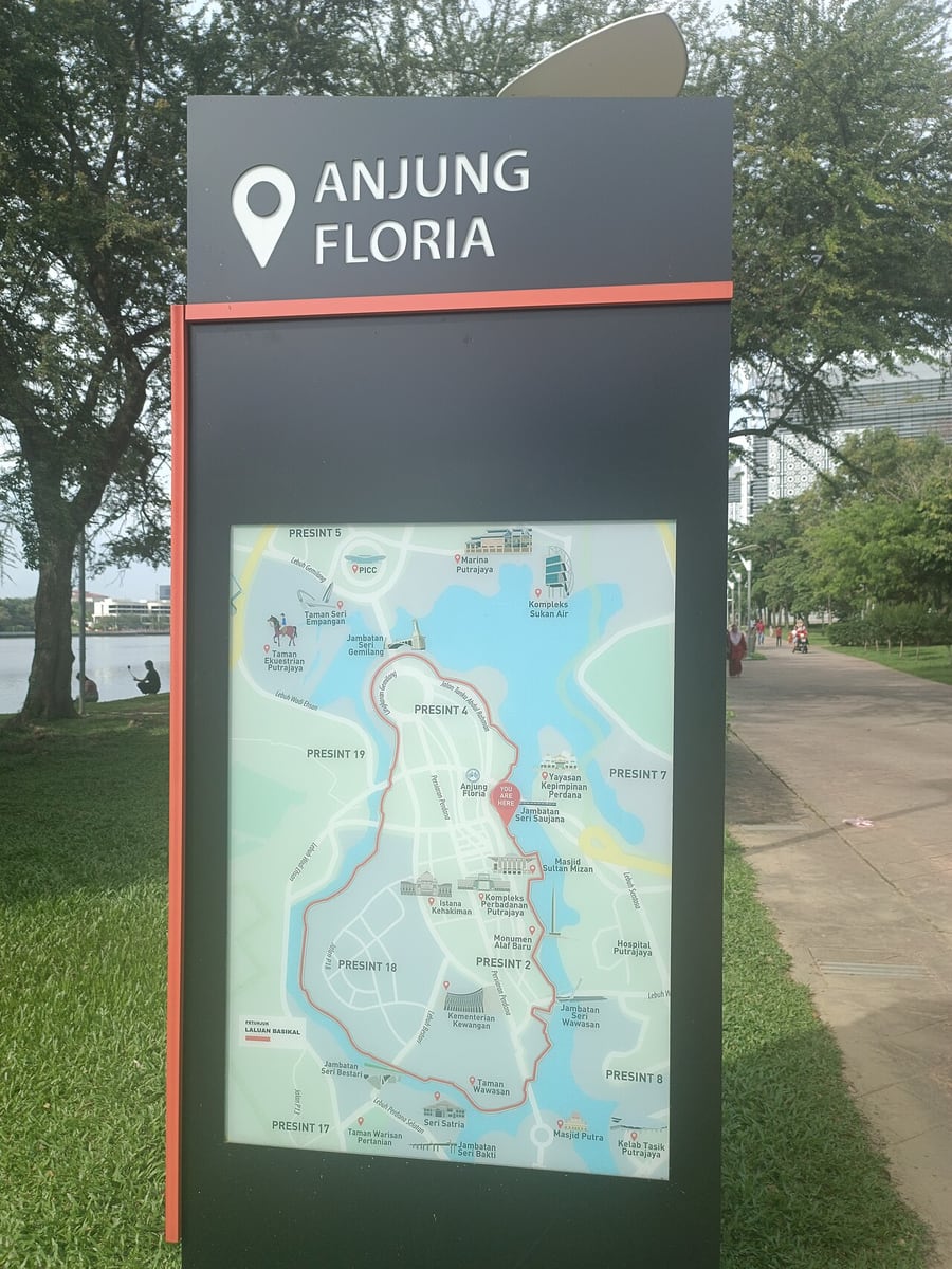 Gambar Anjung Floria