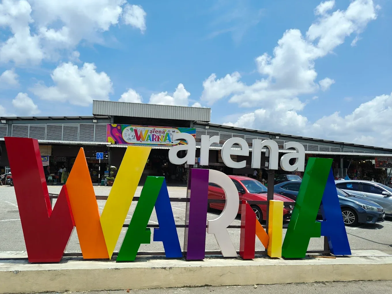 Arena Warna Ayer Hitam — foto sebenar 2