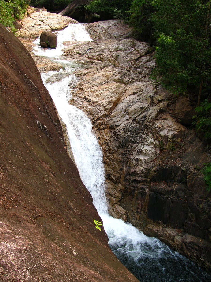 Gambar Berkelah Waterfall Camp