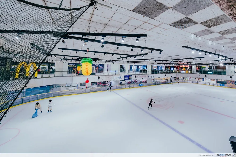 Blue Ice Skating Rink — foto sebenar 5