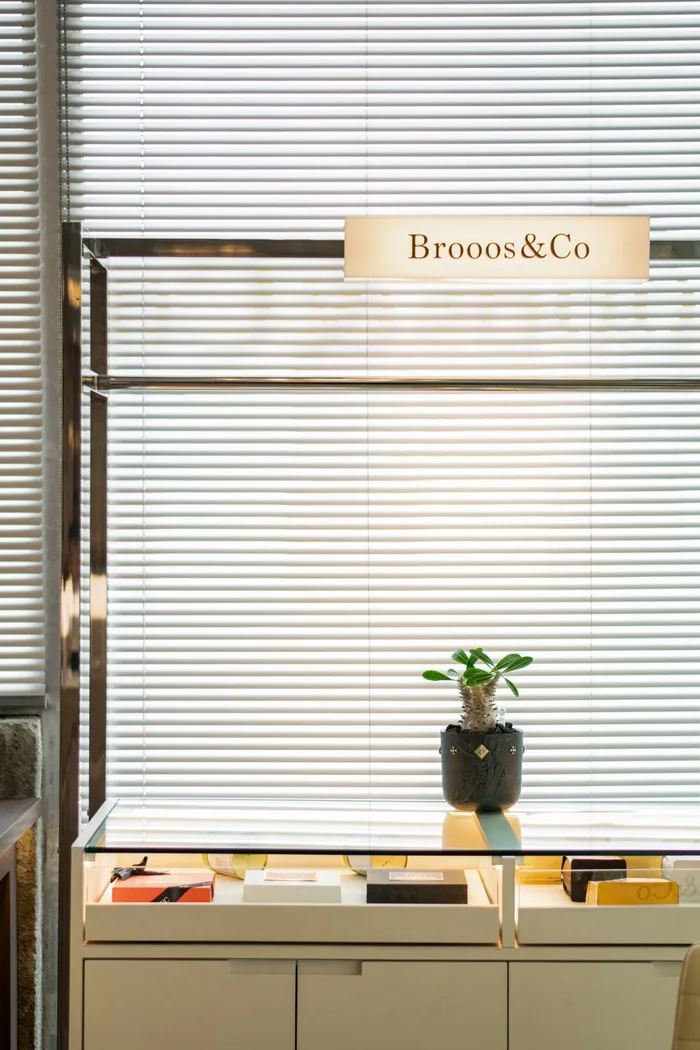 Brooos & Co by JWC — foto sebenar 3