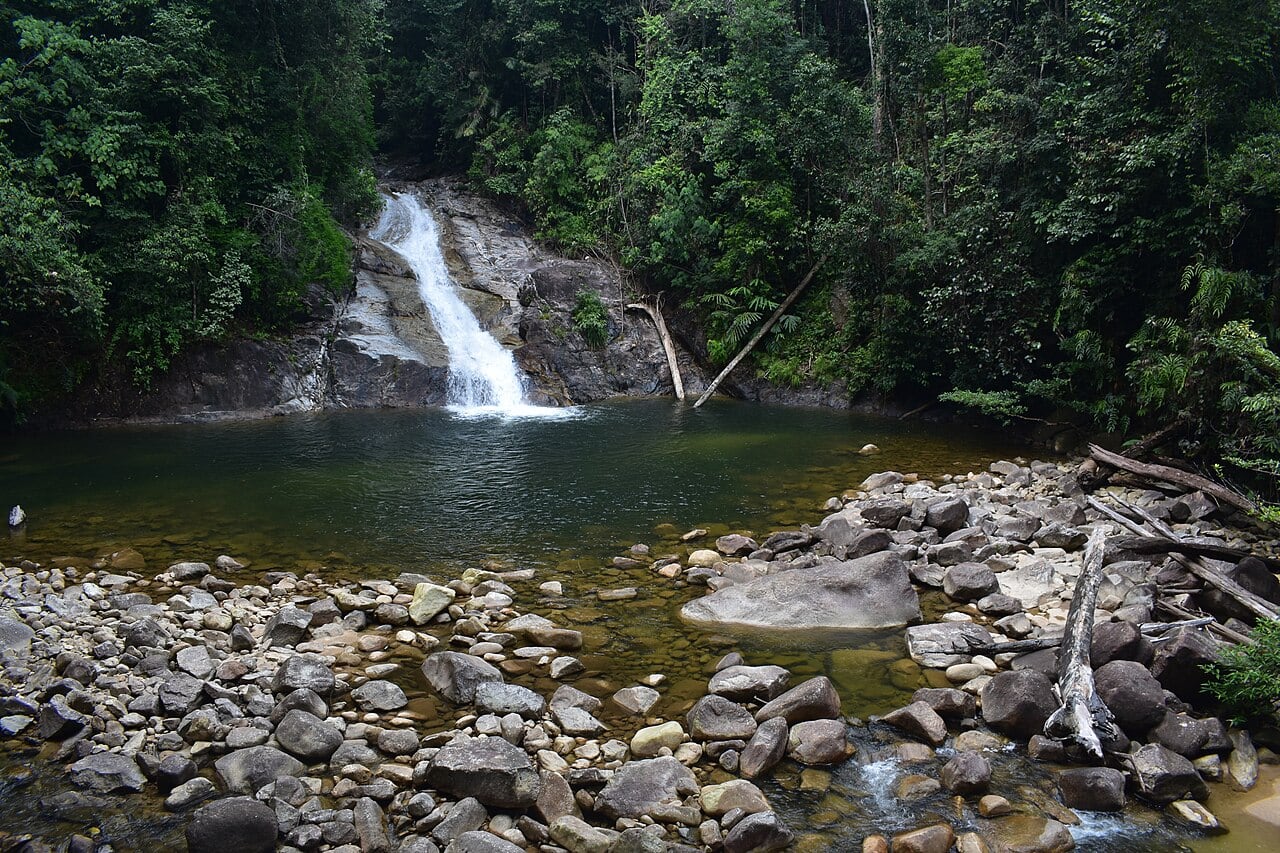 Gambar Chemerong Waterfall