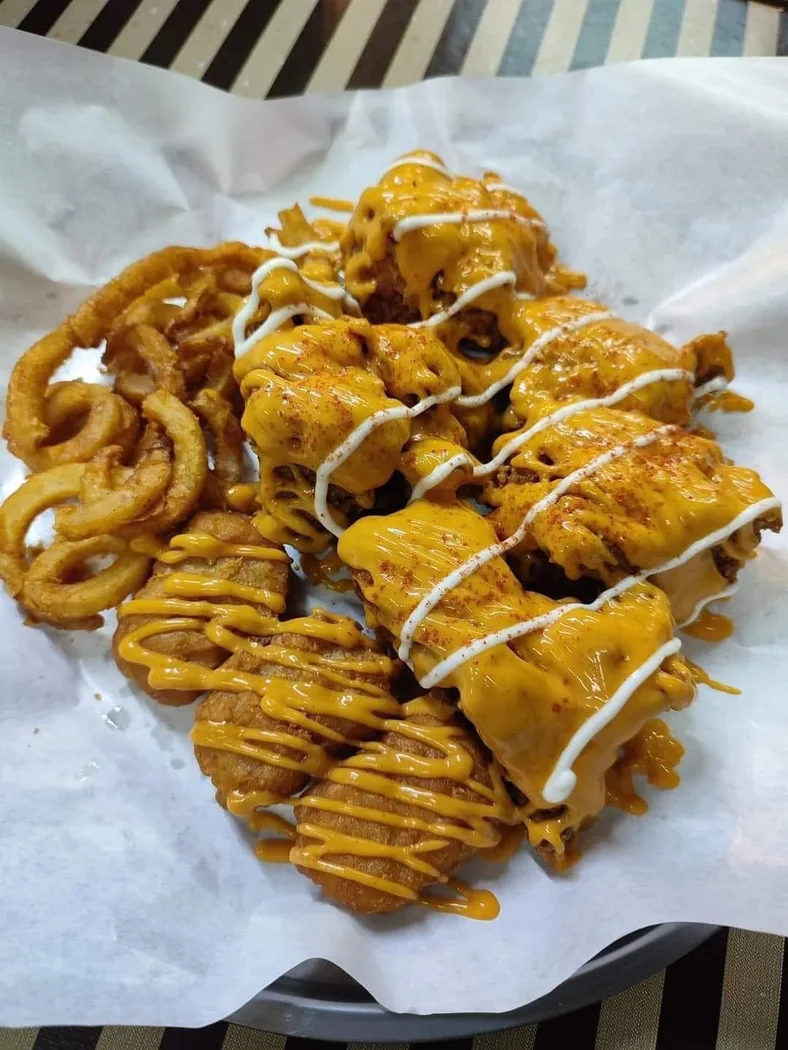 CMP Melting Cheese Cafe — foto sebenar 4