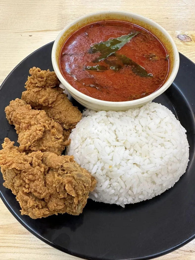 CMP Melting Cheese Cafe — foto sebenar 6