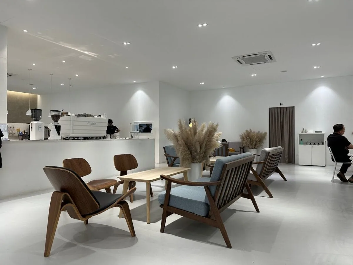 Commune by the Creators — foto sebenar 7