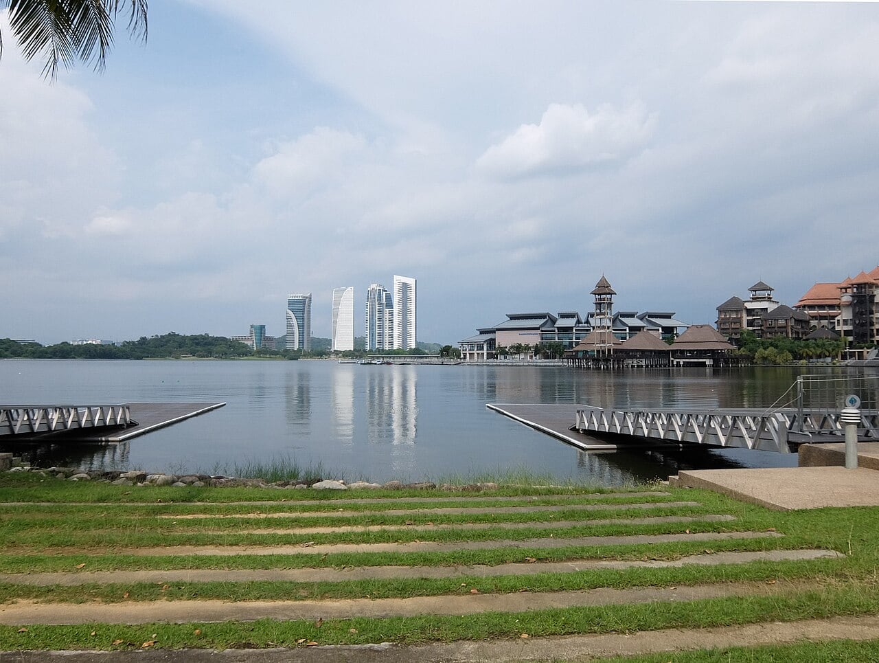 Gambar Cruise Tasik Putrajaya
