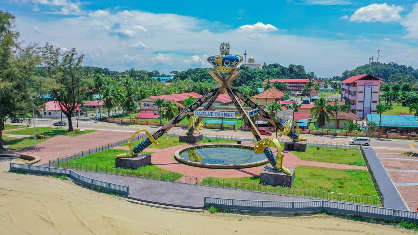 Dataran Monumen Mersing — foto sebenar 3