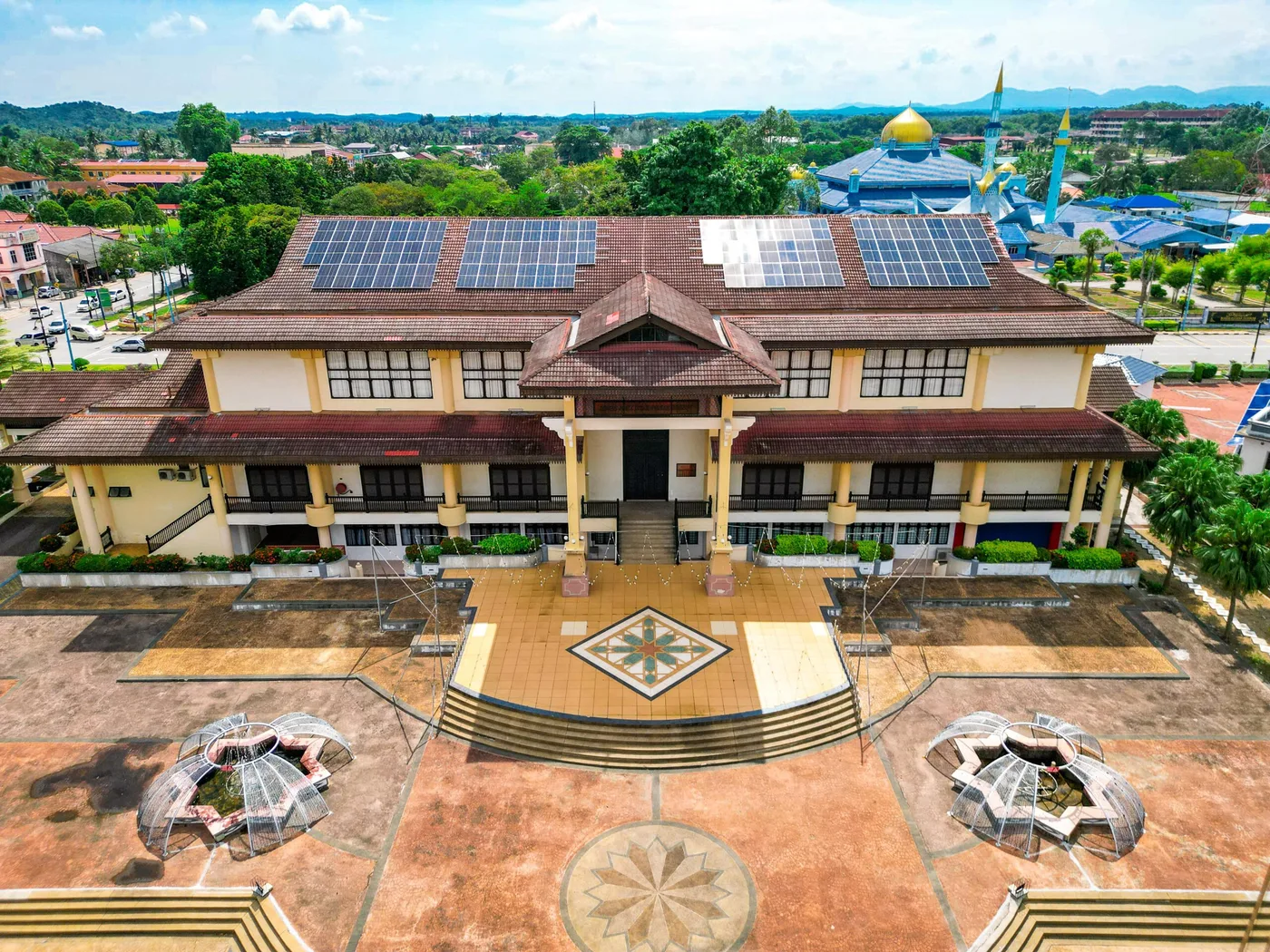 Dataran Tangkak — foto sebenar 6
