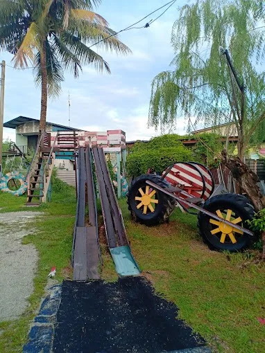 DIY Playground Batu Pahat — foto sebenar 2