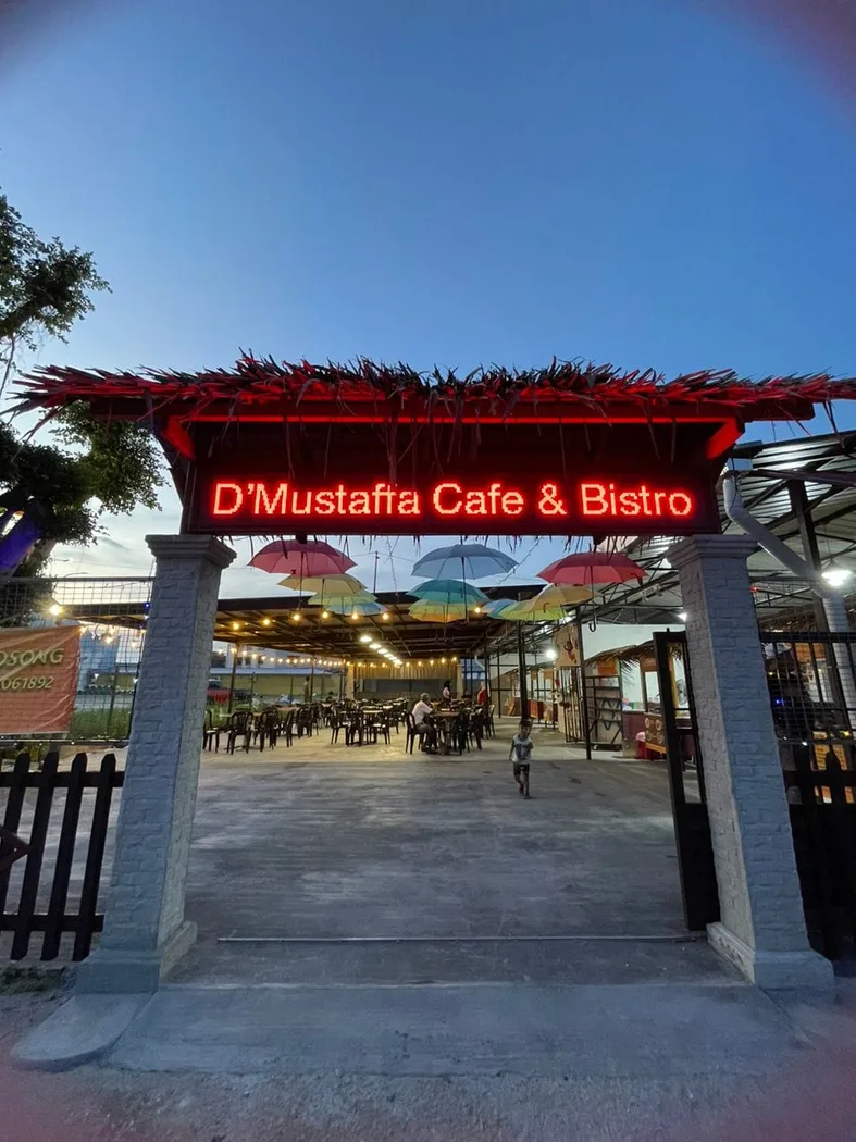 D’Mustaffa Cafe & Bistro — foto sebenar 2