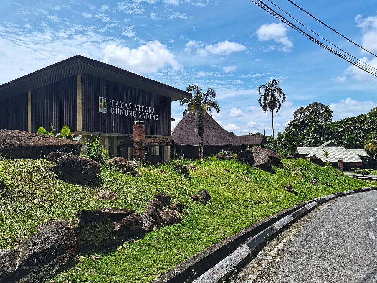 Gambar 3 Gunung Gading National Park
