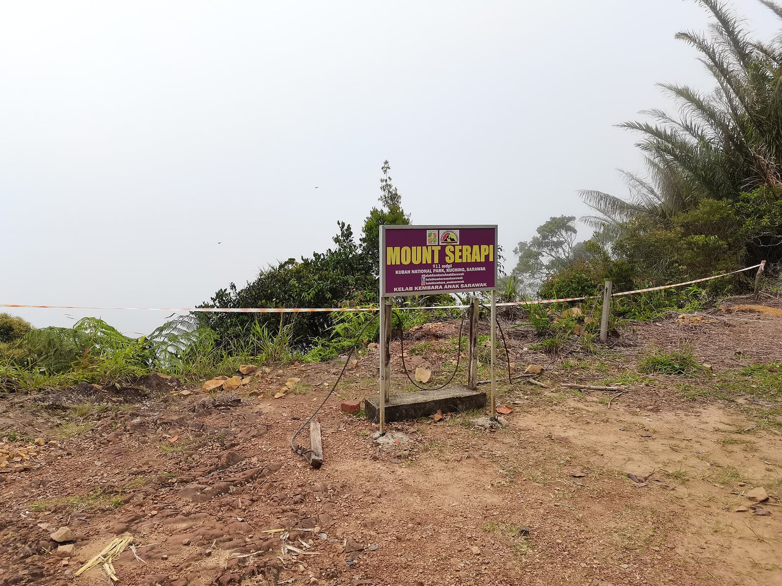 Gambar Gunung Serapi Summit Trail