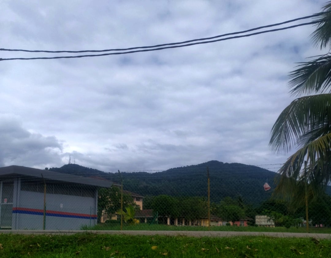 Gambar 2 Gunung Tampin