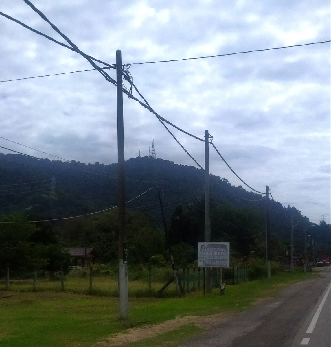 Gambar 3 Gunung Tampin