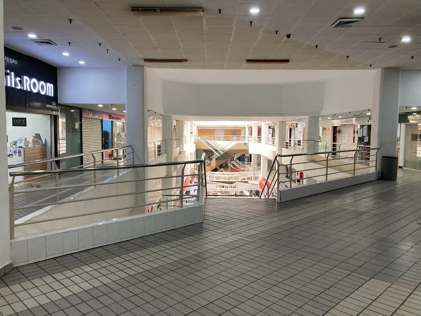 Holiday Plaza — foto sebenar 2