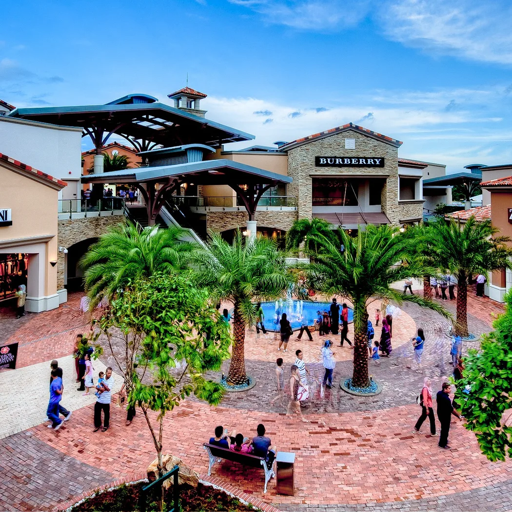 Johor Premium Outlets — foto sebenar 4 (crop)