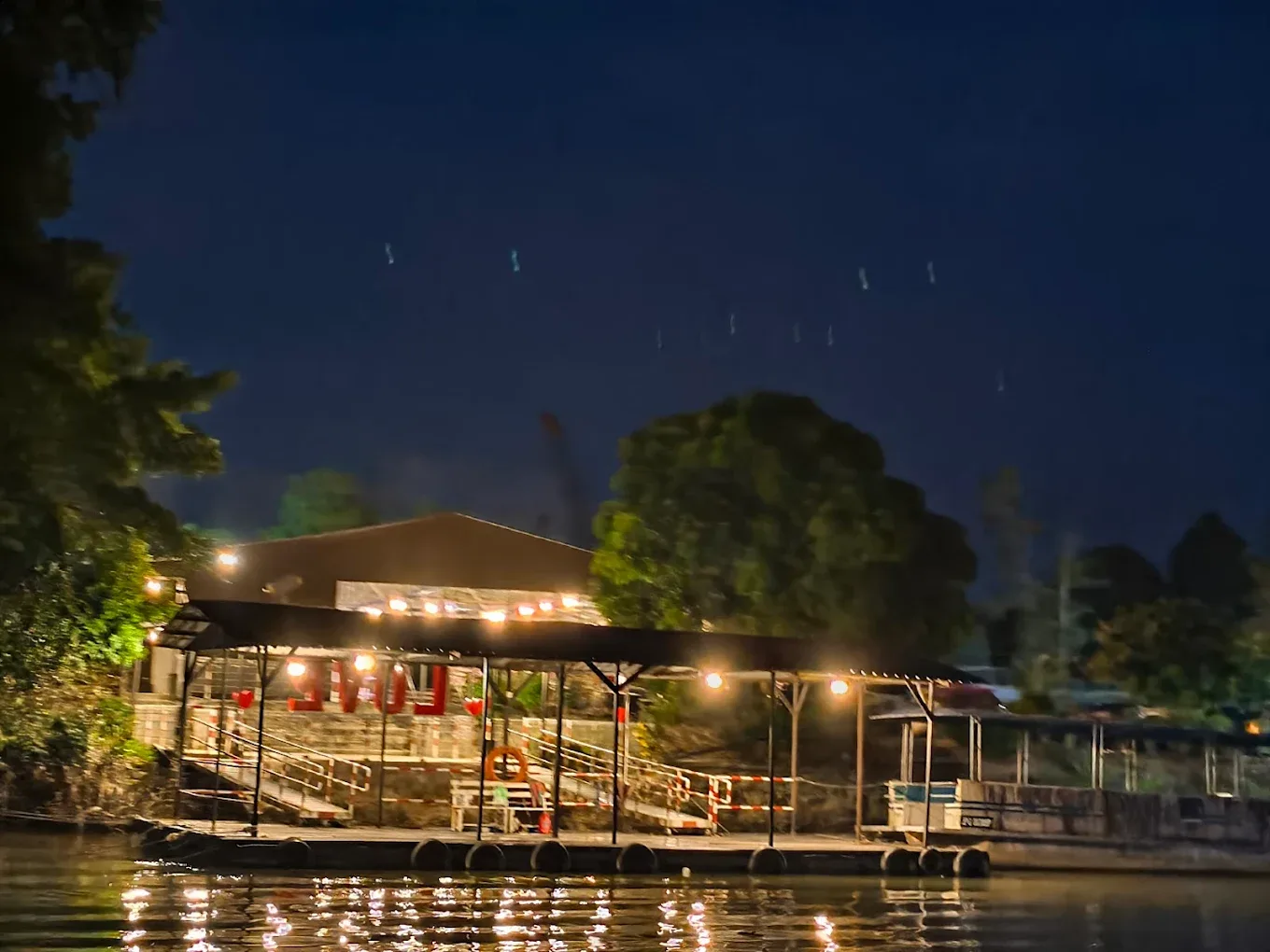 Kota Tinggi Firefly Park — foto sebenar 5