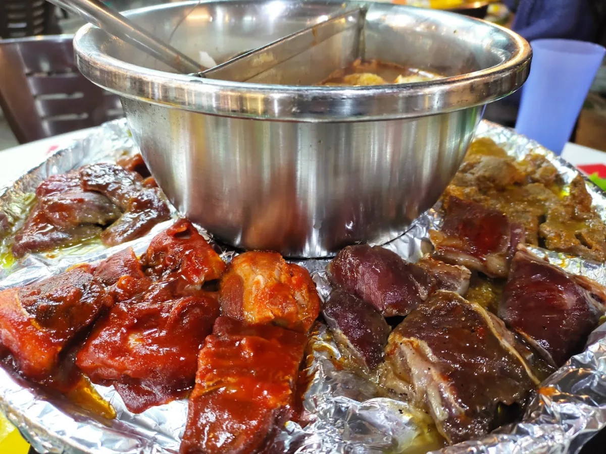 Krabby Planet Steamboat & Grill — foto sebenar 5