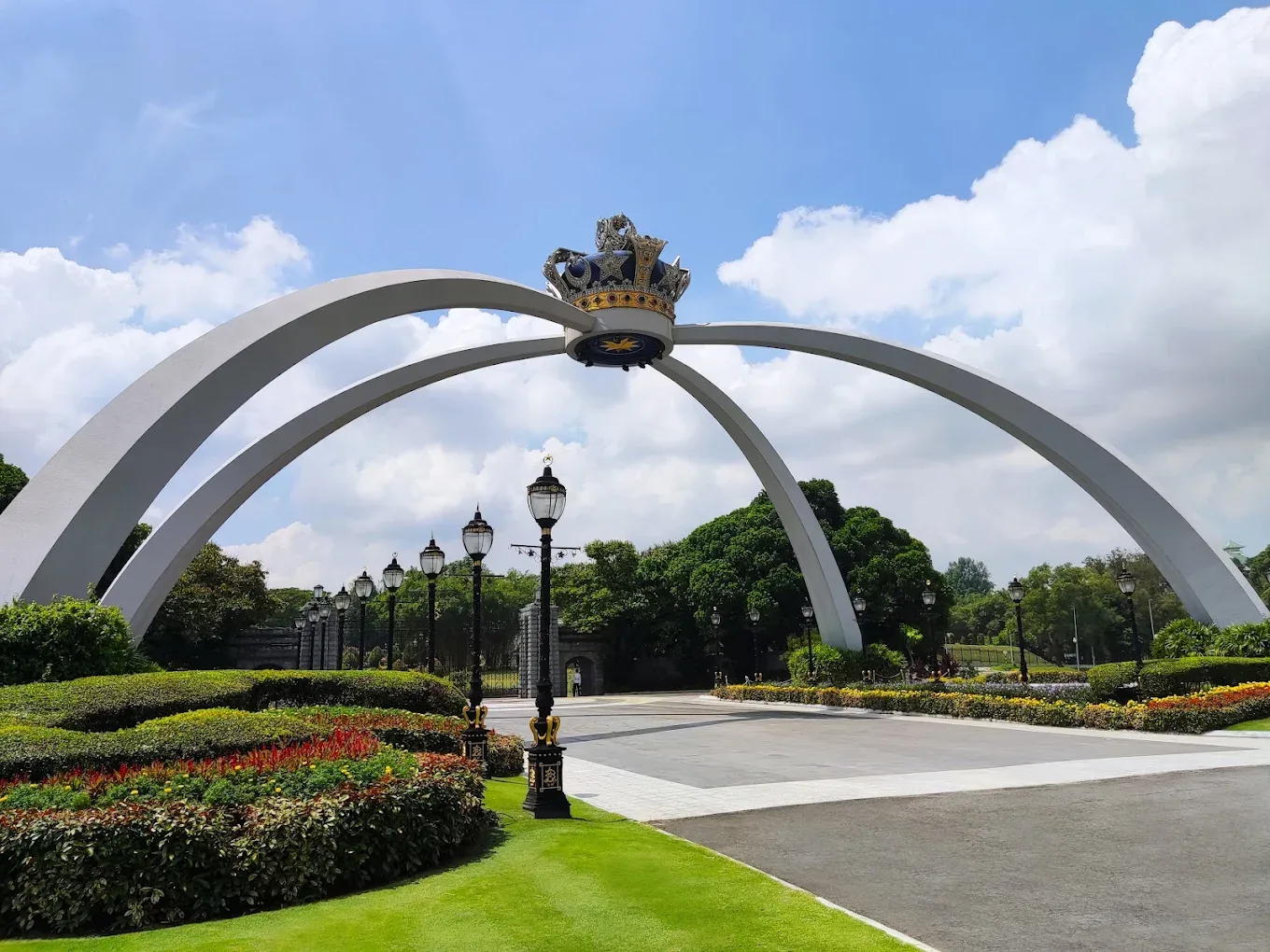 Laman Mahkota Istana Bukit Serene — foto sebenar 4