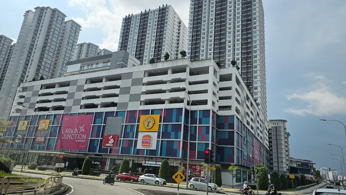 Larkin Junction — foto sebenar 7