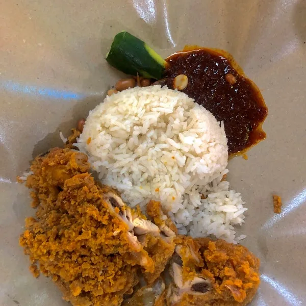 Manmilla Nasi Lemak Panas — foto sebenar 2