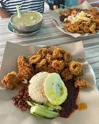 Manmilla Nasi Lemak Panas — foto sebenar 4