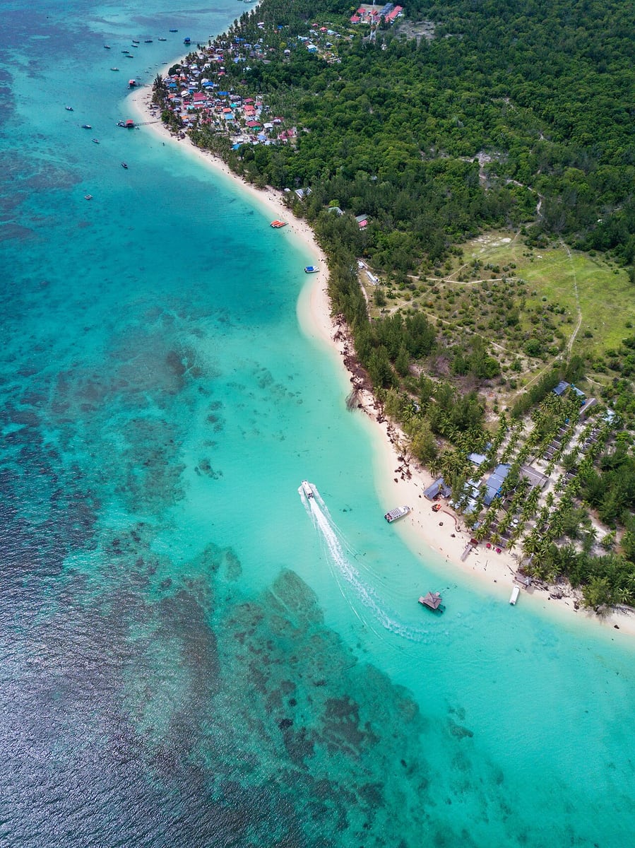 Gambar Mantanani Island