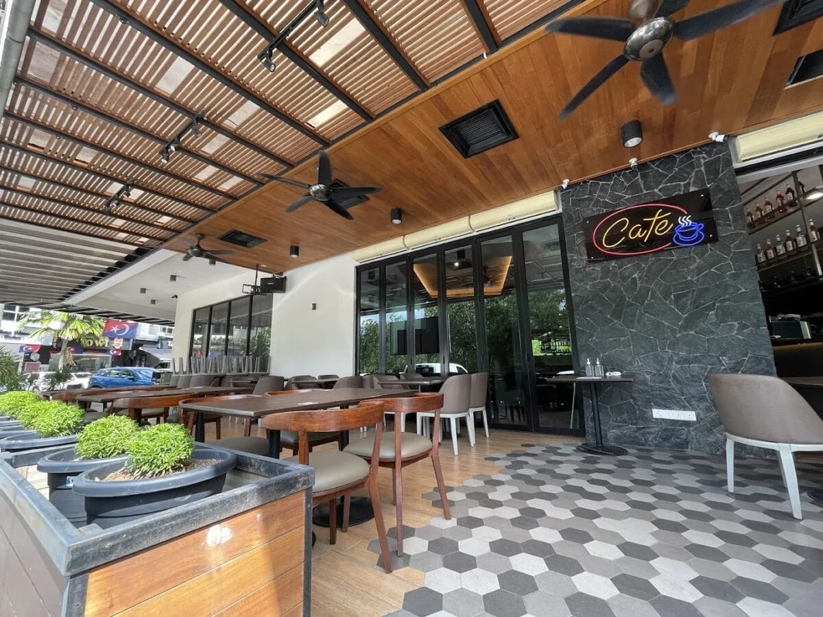 MEJA Cafe Sutera Utama — foto sebenar 6