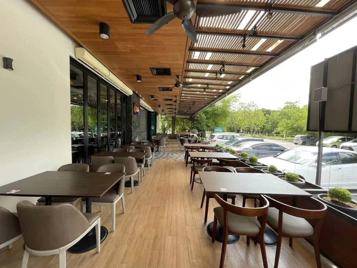MEJA Cafe Sutera Utama — foto sebenar 7