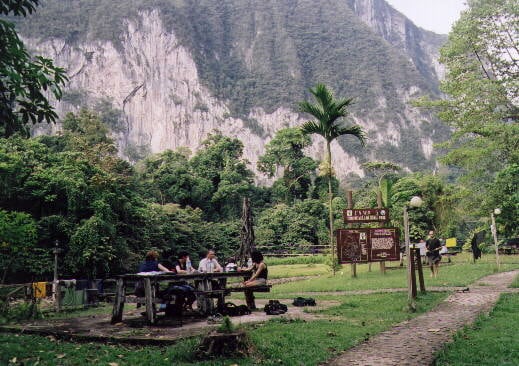 Gambar Mulu Pinnacles and Camp 5