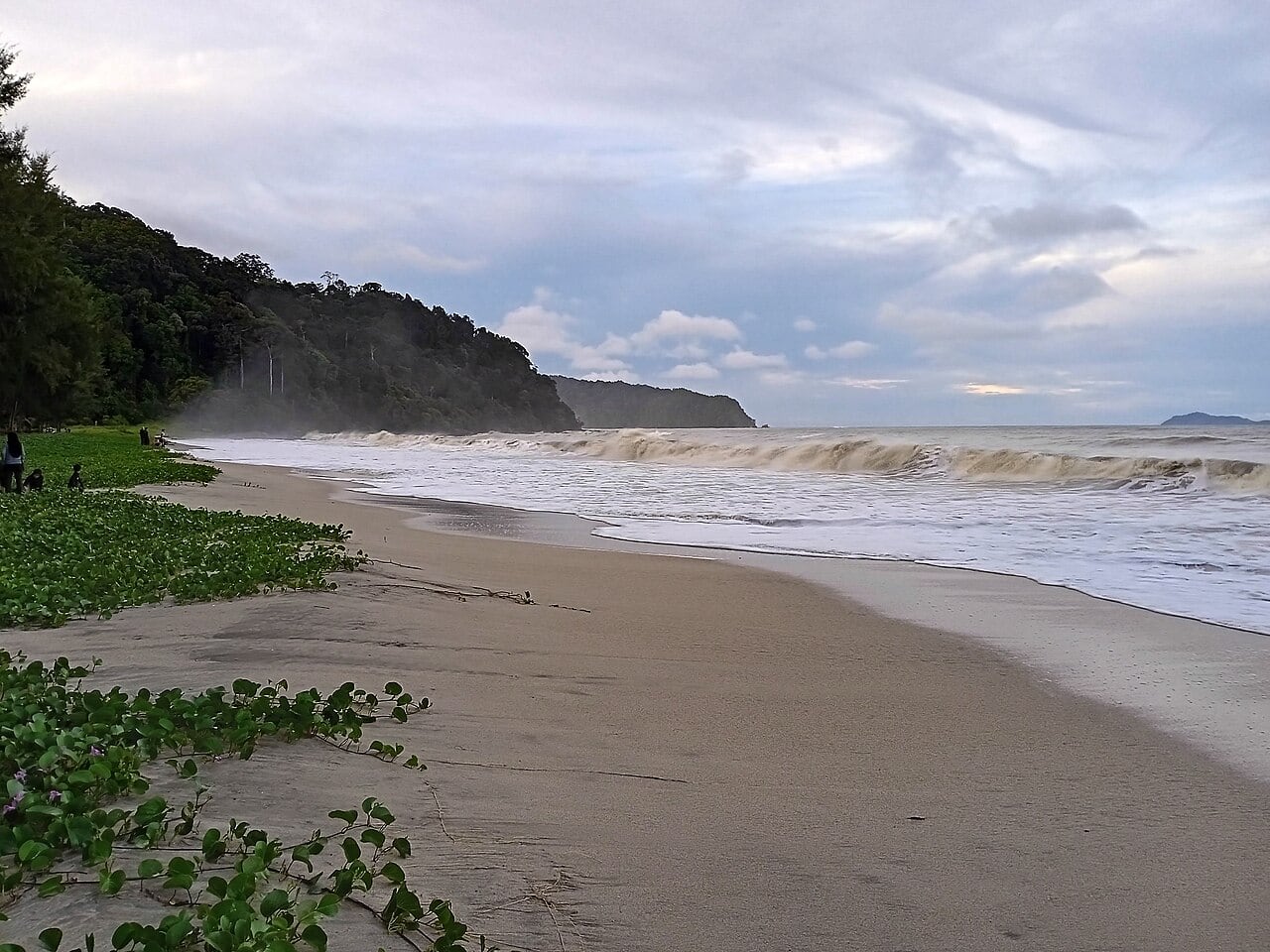 Gambar 3 Pantai Air Papan