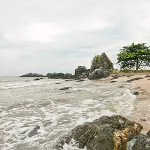 Pantai Batu Layar — foto sebenar 2 (crop)