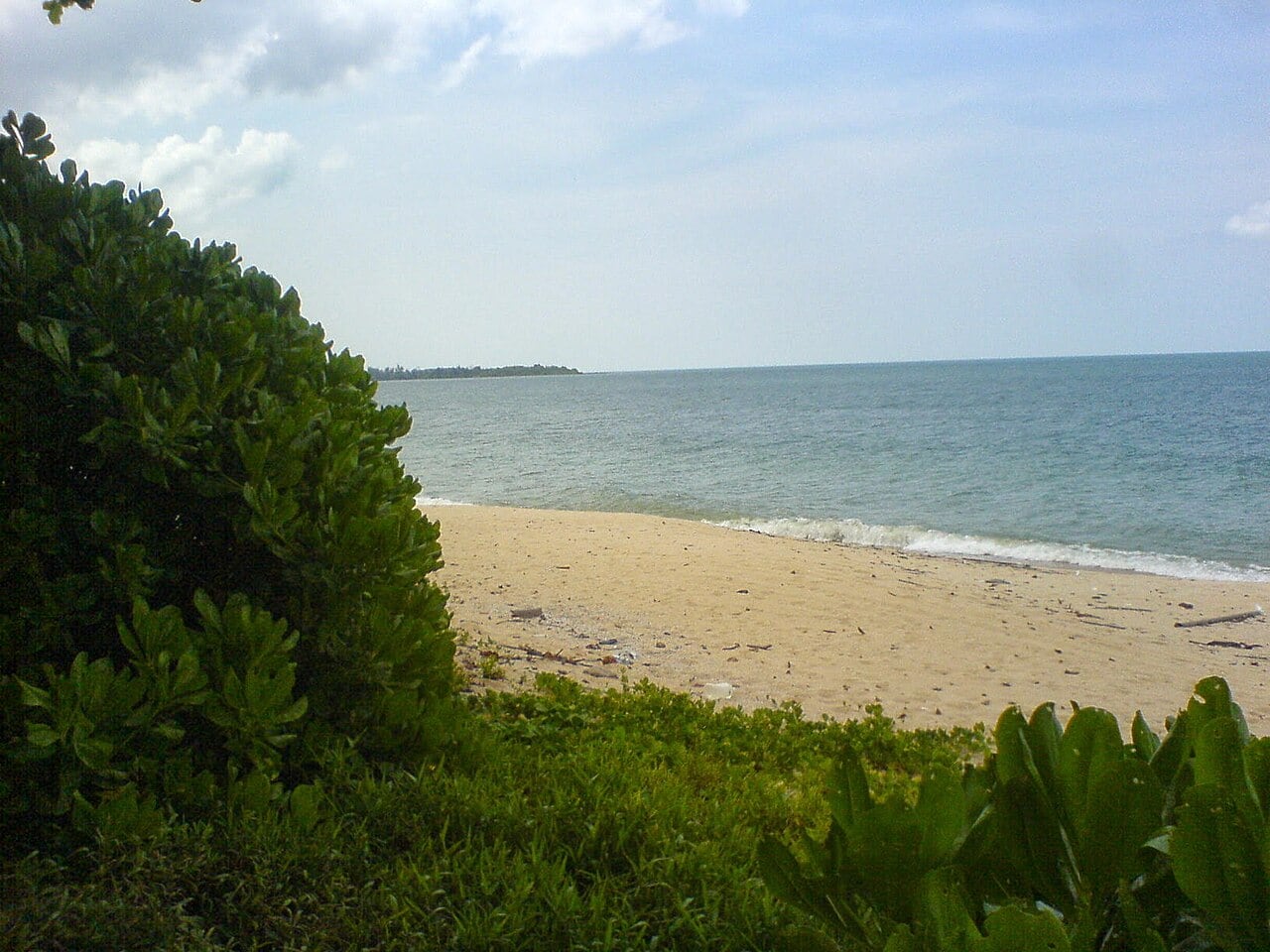 Gambar 3 Pantai Desaru