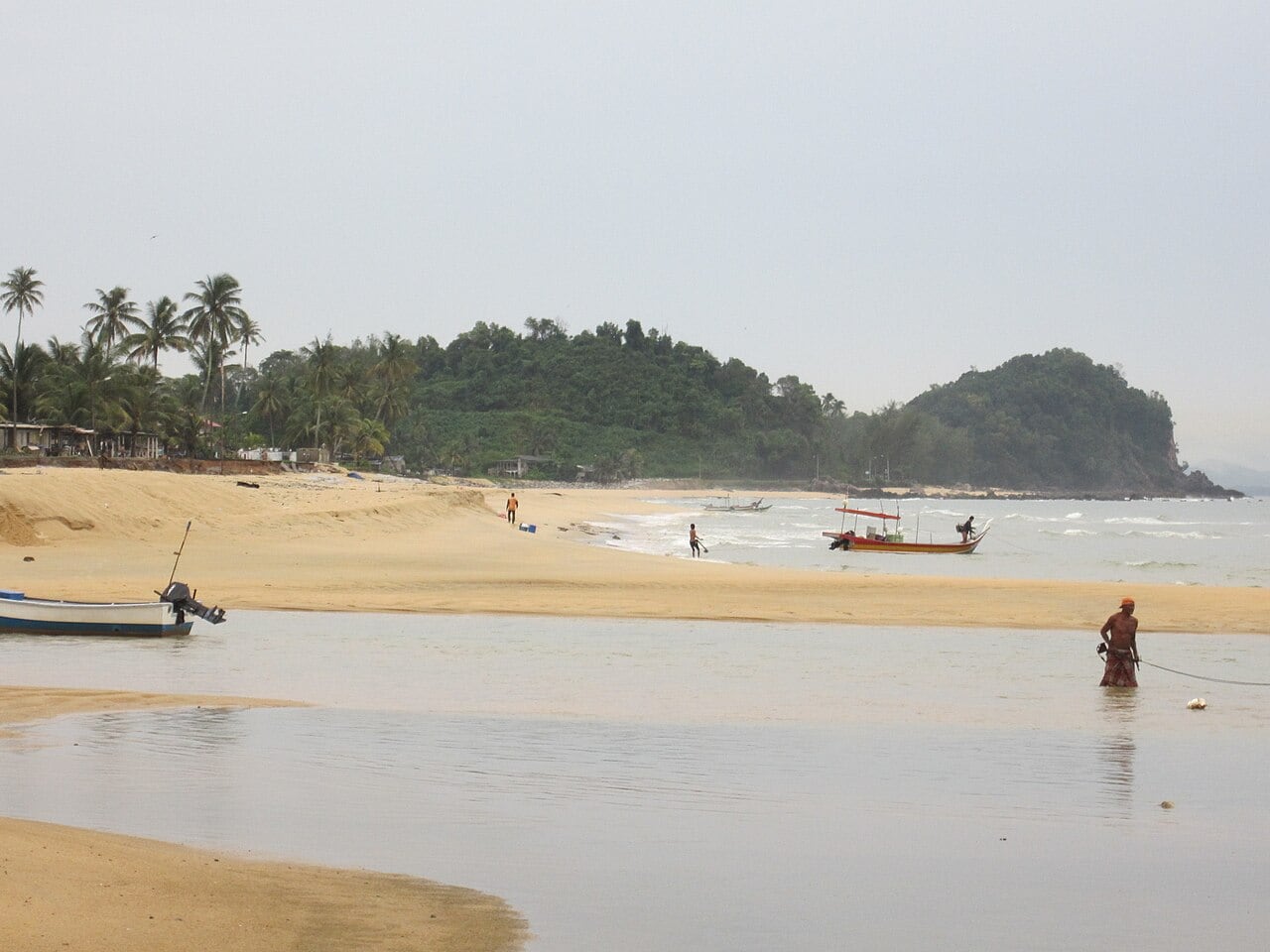 Gambar 3 Pantai Kemasik