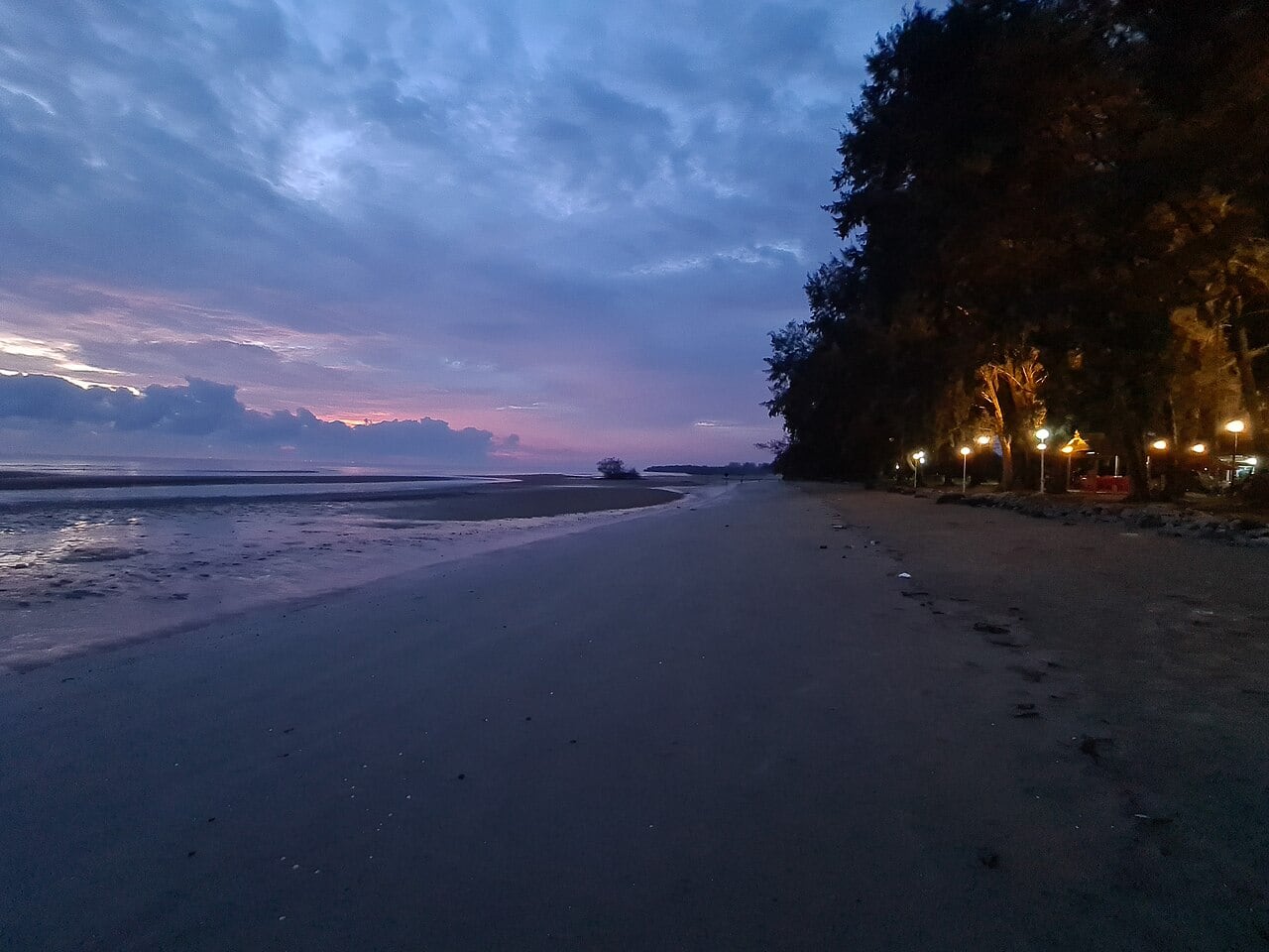 Gambar 3 Pantai Morib