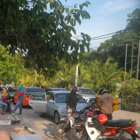 Pantai Penyabong — foto sebenar 4 (crop)