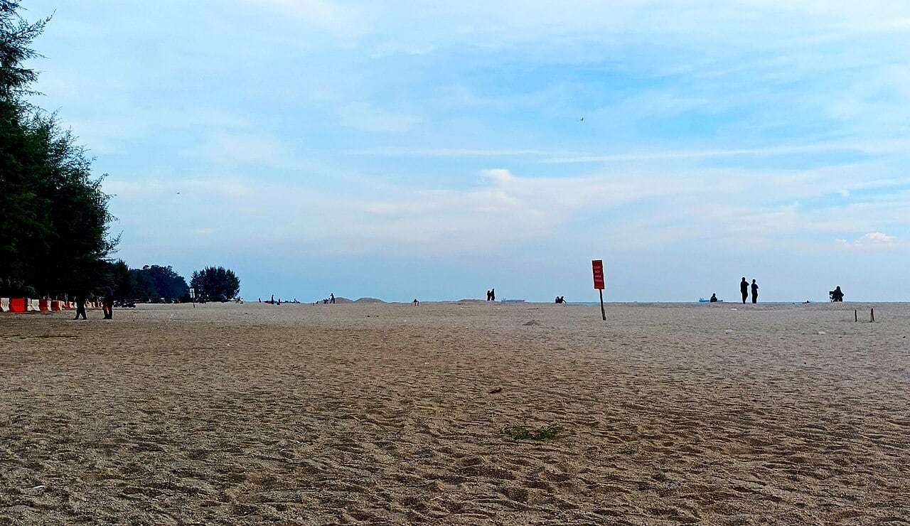 Gambar 2 Pantai Puteri