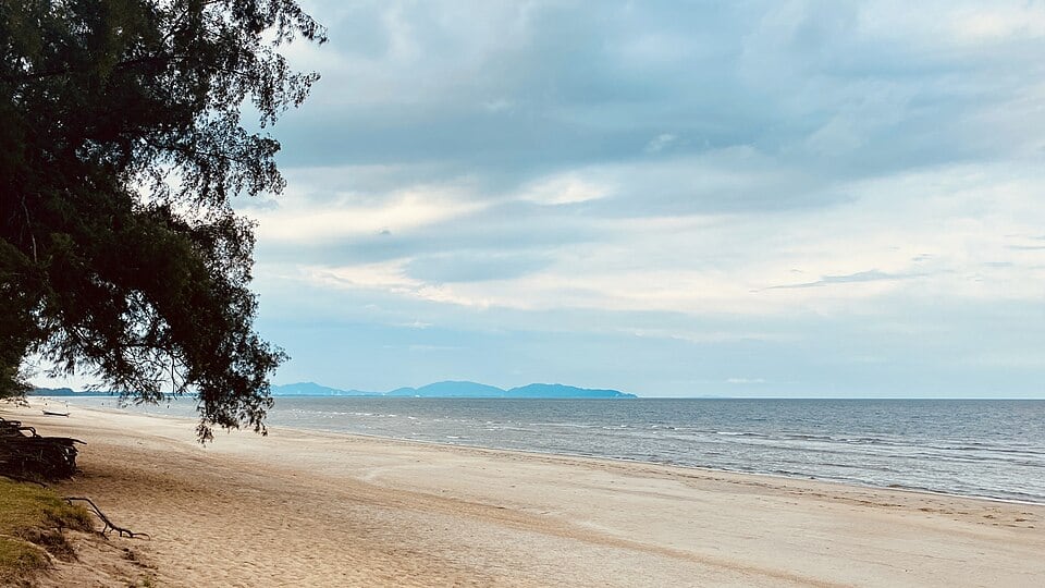 Gambar 2 Pantai Sepat Kuantan