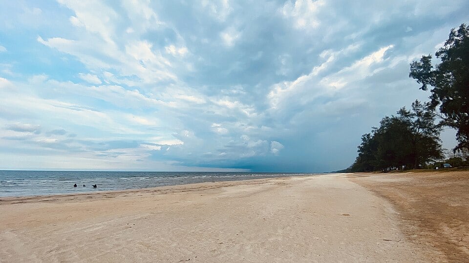 Gambar 3 Pantai Sepat Kuantan