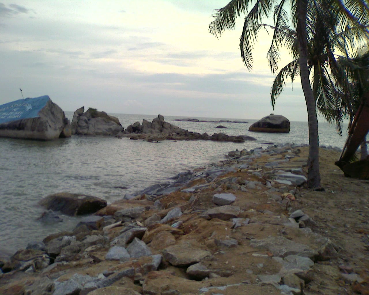 Gambar 2 Pantai Tanjung Bidara