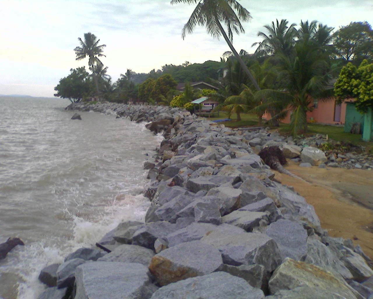 Gambar 3 Pantai Tanjung Bidara