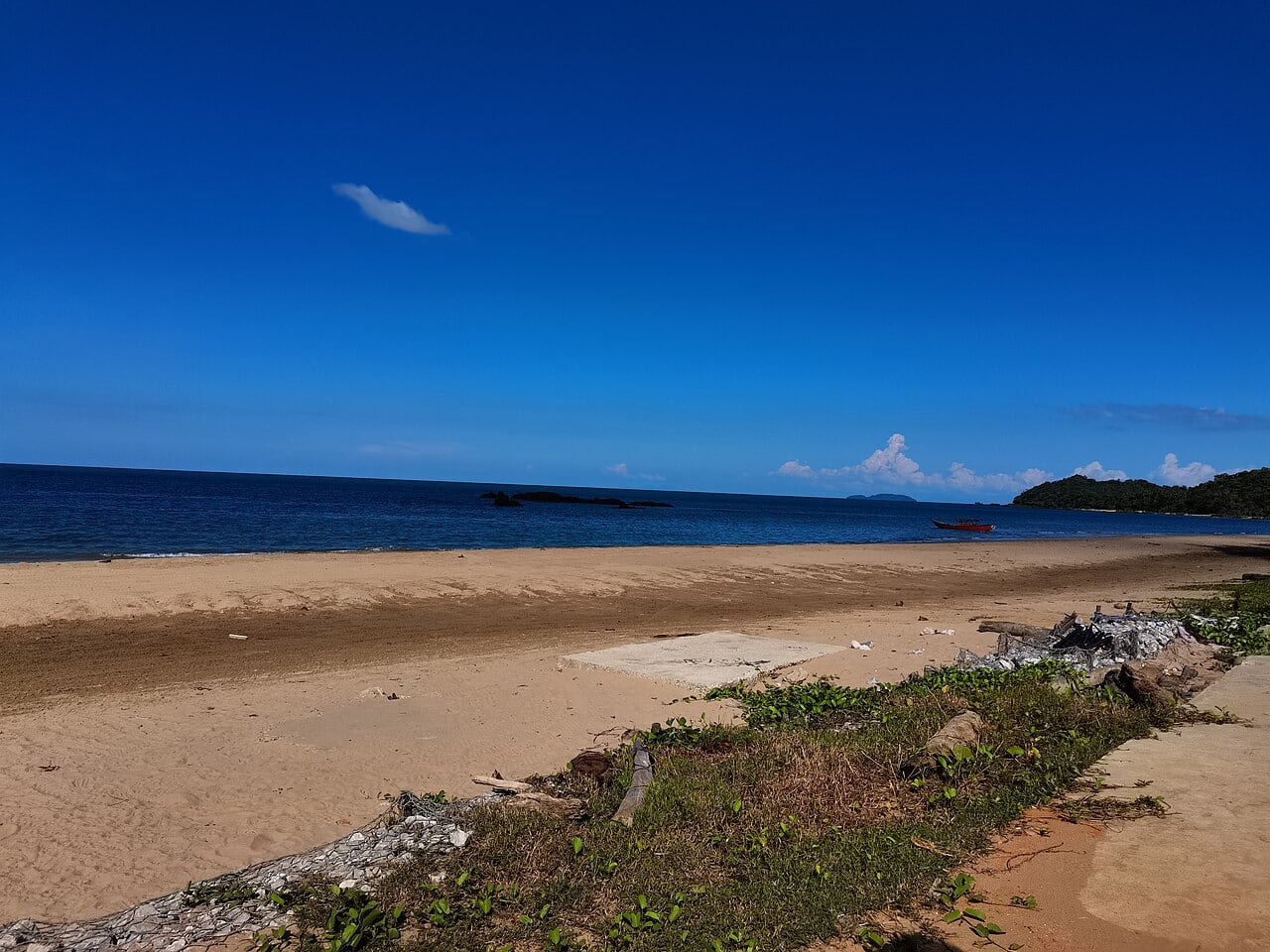 Gambar 2 Pantai Telok Melano