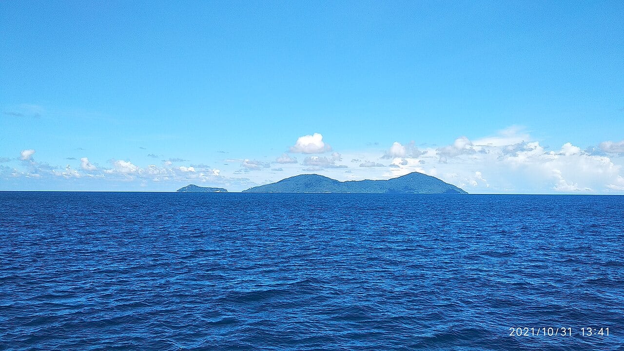 Gambar 2 Pulau Aur, Taman Laut Sultan Iskandar