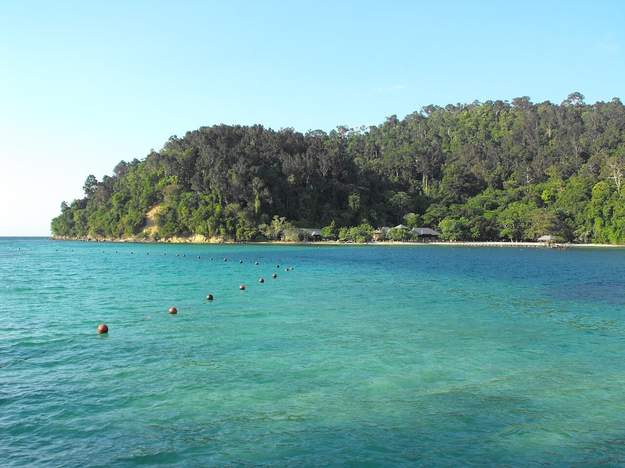 Gambar 3 Pulau Sapi Campsite