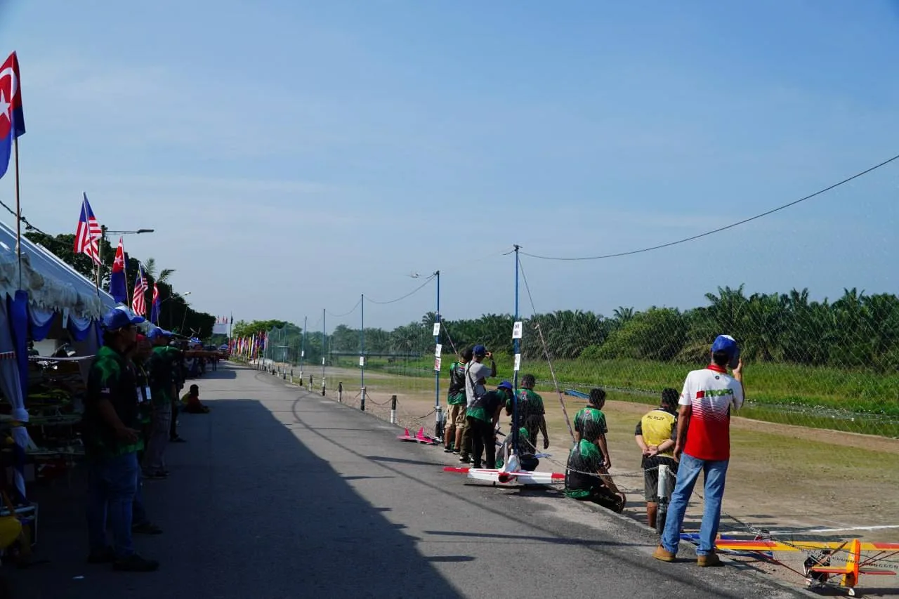 RC Runway Sawah Sagil — foto sebenar 2