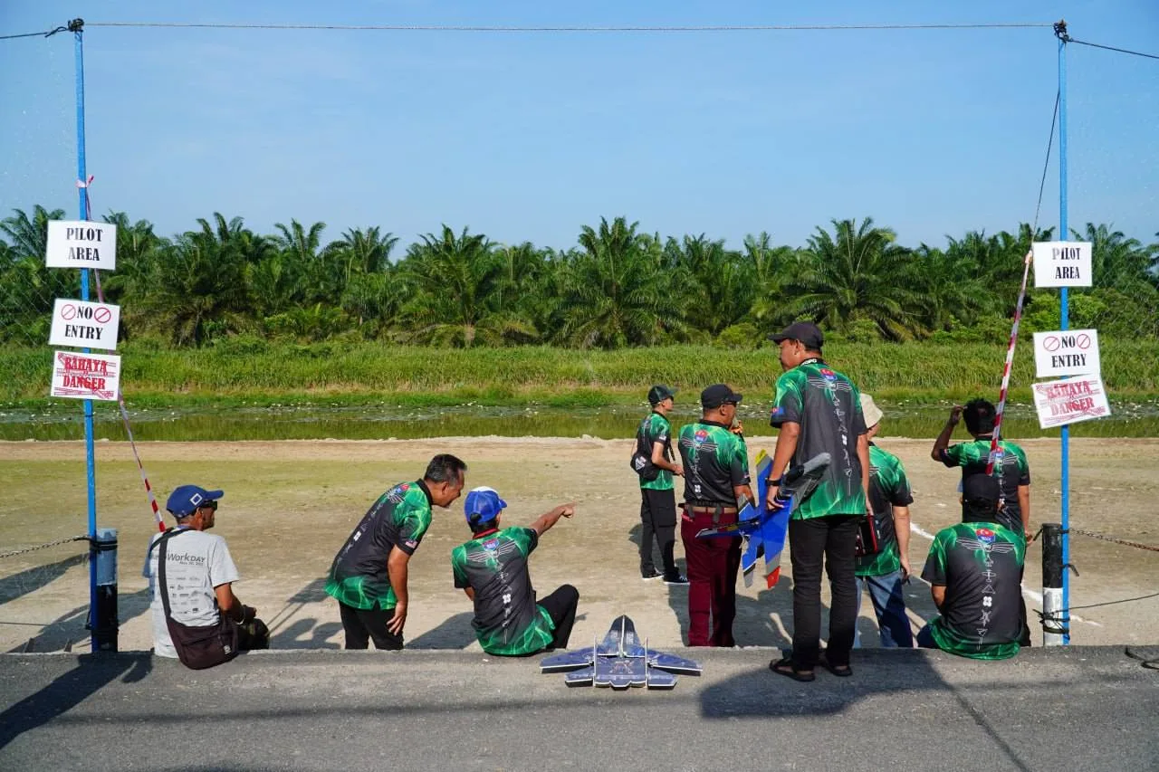 RC Runway Sawah Sagil — foto sebenar 6